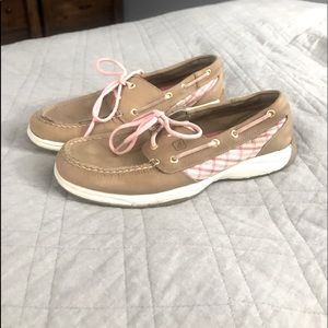 Sperry 8.5 tan with pink plaid accents.
